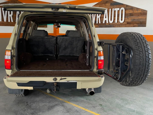 Toyota Land Cruiser VX 80 Series 4.5 EFI in Namibia