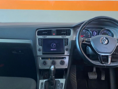 Volkswagen Golf 7 Variant TSI Bluemotion in Namibia