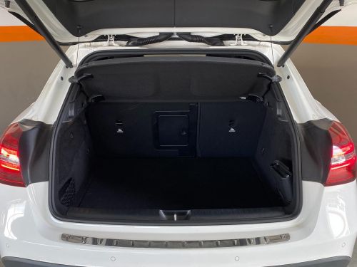 Mercedes-Benz GLA 220 4Matic in Namibia