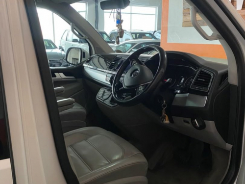 Volkswagen Caravelle T6 BiTdi Highline DSG in Namibia
