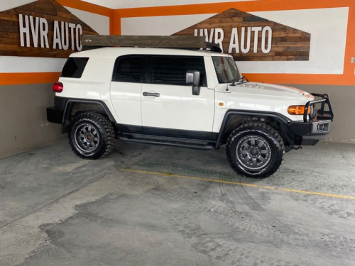 Toyota FJ Cruiser V6 in Namibia