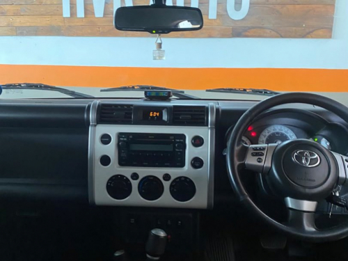 Toyota FJ Cruiser V6 in Namibia