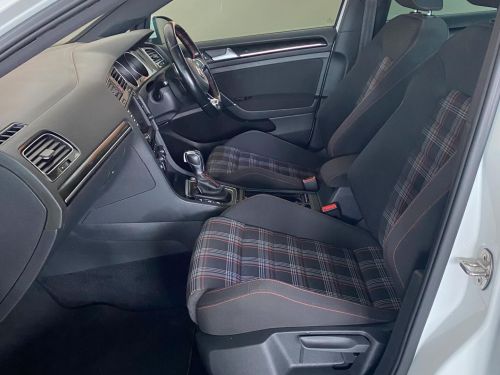 Volkswagen Golf 7 Gti in Namibia