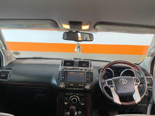Toyota Land Cruiser Prado VX V6 in Namibia