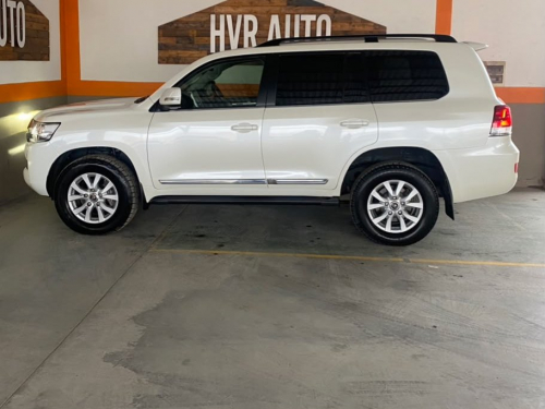 Toyota land cruiser 200 V8 VX-R in Namibia