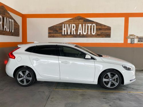 Volvo V40 T4 1.6L in Namibia