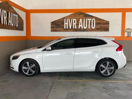 Volvo V40 T4 1.6L in Namibia