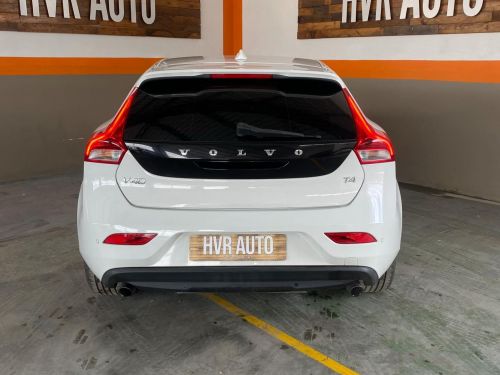 Volvo V40 T4 1.6L in Namibia