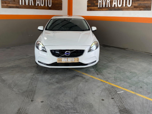 Volvo V40 T4 1.6L in Namibia