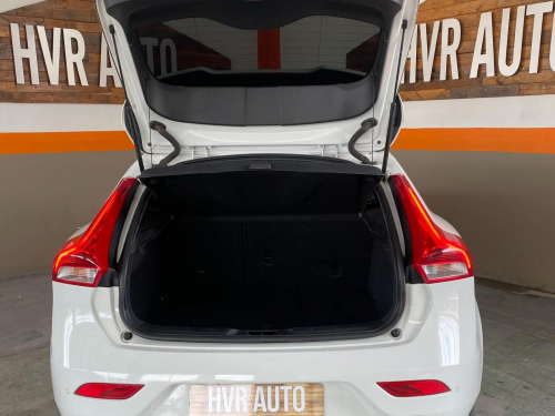 Volvo V40 T4 1.6L in Namibia