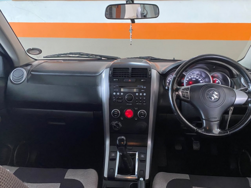 Suzuki Grand Vitara 2.4 Dune in Namibia