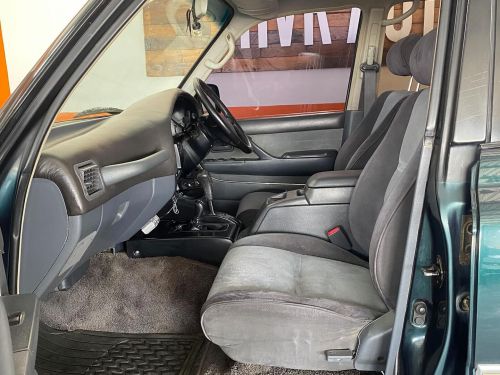Toyota Land Cruiser VX 80 Series 4.5 EFI AWD in Namibia
