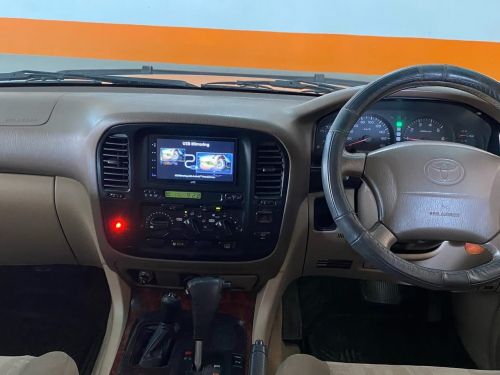 Toyota Land Cruiser 4.7 V8 in Namibia