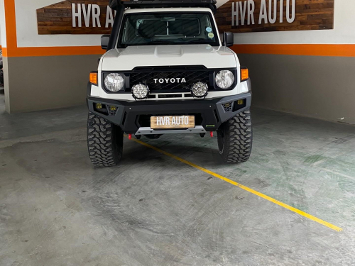 Used Toyota Land Cruiser LX 4.5L V8 4x4 for sale in Swakopmund