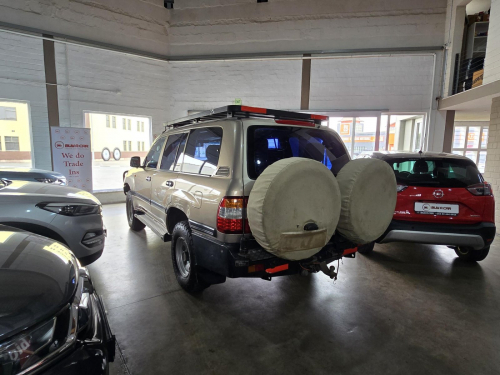 Toyota Land Cruiser 4.5 EFI 100 Series 2006 in Namibia