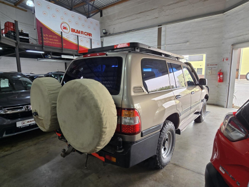 Toyota Land Cruiser 4.5 EFI 100 Series 2006 in Namibia