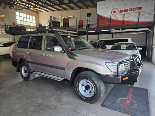 Toyota Land Cruiser 4.5 EFI 100 Series in Namibia