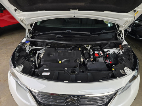 Peugeot 5008 2.0 ALLURE HDI AUTO 7 SEATS in Namibia