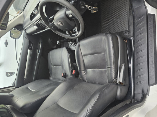 Toyota Hilux SC 2.4 GD S A/C 5MT in Namibia