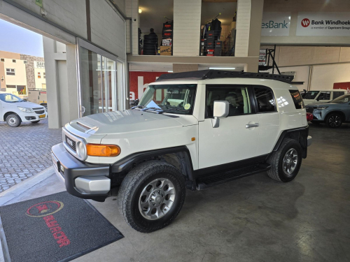 Toyota Toyota FJ CRUISER 4.0 V6 A/T 4X4 in Namibia