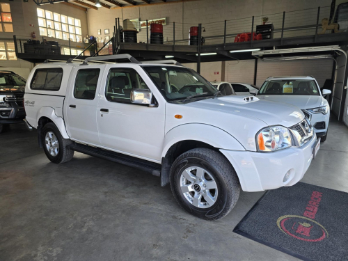 Nissan Nissan Np 300 D/cab 2.5 TDI 4x4 M/T in Namibia