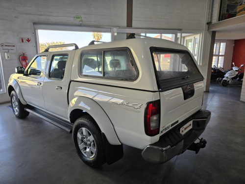 Nissan Nissan Np 300 D/cab 2.5 TDI 4x4 M/T in Namibia