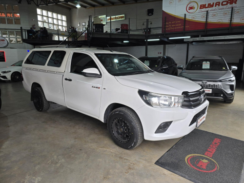 Toyota Hilux SC 2.4 GD S A/C 5MT in Namibia