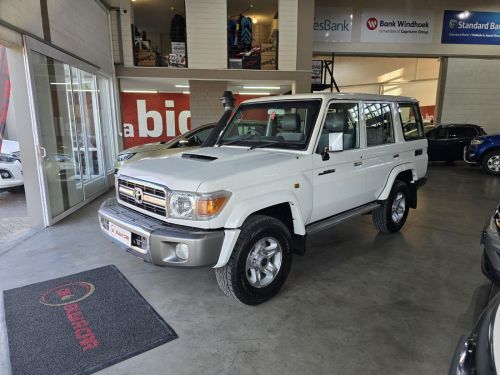 Toyota TOYOTA LAND CRUISER 76 4.5 V8 S/W in Namibia