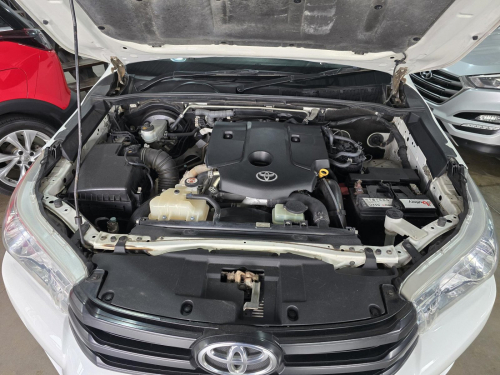Toyota Toyota Hilux SC 2.4 GD S A/C 5MT in Namibia