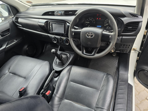 Toyota Toyota Hilux SC 2.4 GD S A/C 5MT in Namibia