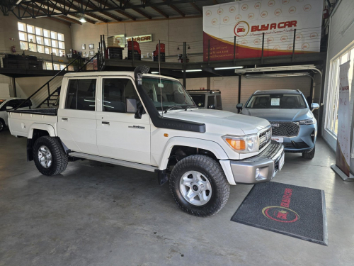 Toyota Land Cruiser Pickup LC79 4.0 Petrol D/C in Namibia