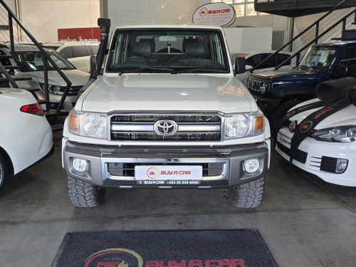 Toyota Land Cruiser Pickup LC79 4.0 Petrol D/C in Namibia