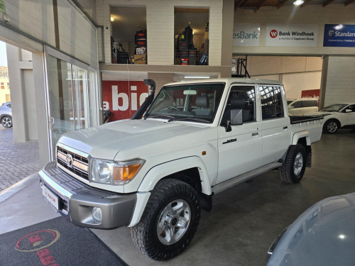 Toyota Land Cruiser Pickup LC79 4.0 Petrol D/C in Namibia