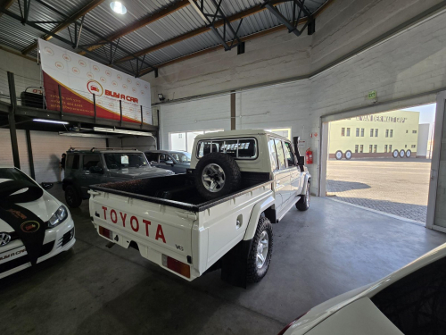 Toyota Land Cruiser Pickup LC79 4.0 Petrol D/C in Namibia