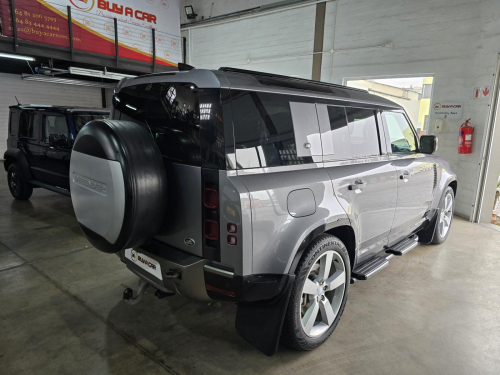Land Rover Land Rover Defender 110 x Dynamic HSE 3.0 in Namibia
