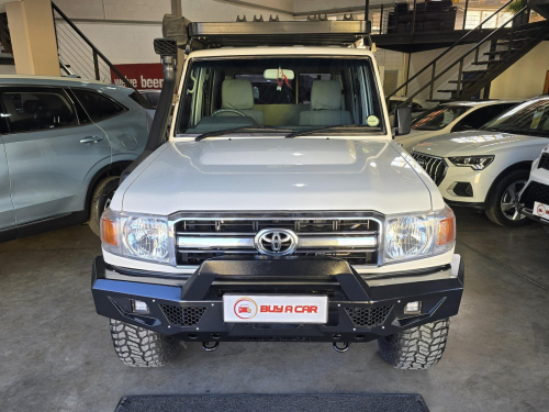 Toyota Toyota Land Cruiser 4.2 SLWB 4x4 in Namibia