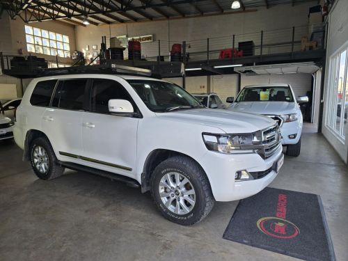 Toyota LAND CRUISER 200 SERIES 4.5 V8 VX-R BLACK in Namibia