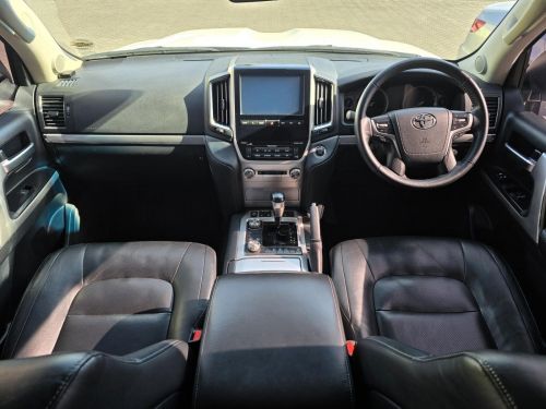 Toyota LAND CRUISER 200 SERIES 4.5 V8 VX-R BLACK in Namibia