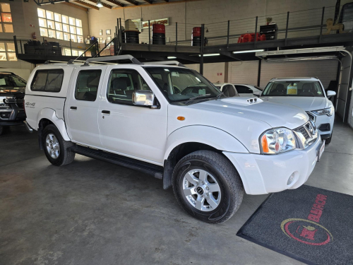 Nissan Nissan Np 300 D/cab 2.5 TDI 4x4 M/T in Namibia