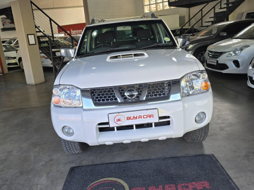 Nissan Nissan Np 300 D/cab 2.5 TDI 4x4 M/T in Namibia