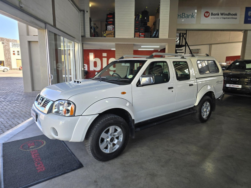 Nissan Nissan Np 300 D/cab 2.5 TDI 4x4 M/T in Namibia