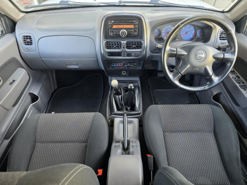 Nissan Nissan Np 300 D/cab 2.5 TDI 4x4 M/T in Namibia