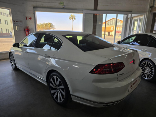 Volkswagen Volkswagen Passat 2.0 TSI R-LINE DSG in Namibia