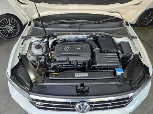 Volkswagen Volkswagen Passat 2.0 TSI R-LINE DSG in Namibia