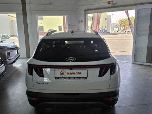 Hyundai TUCSON 2.0 A/T ELITE in Namibia