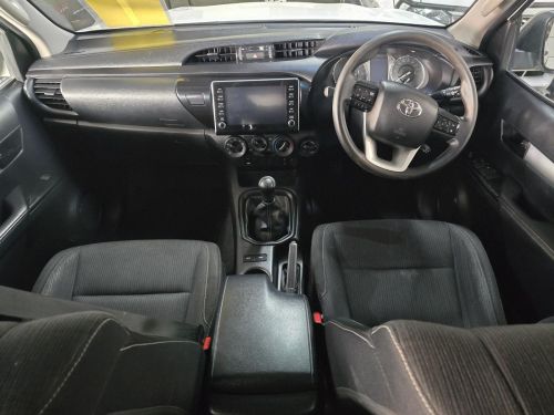 Toyota Toyota Hilux DC 2.4 4x4 Raider M/T in Namibia