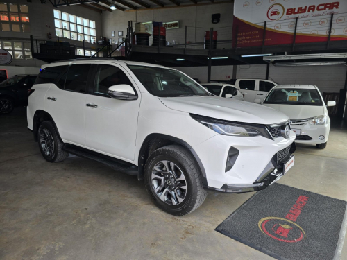 Pre-owned Toyota TOYOTA FORTUNER 2.4 GD-6 4X4 A/T for sale in 