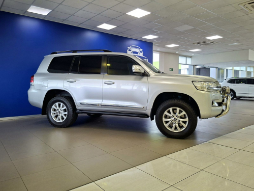 Toyota Land Cruiser 200 4.5D VX-R Automatic in Namibia