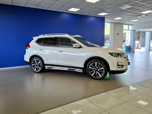 Nissan X-Trail 2.5 Tekna 4x4 CVT in Namibia