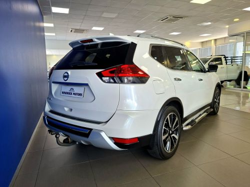 Nissan X-Trail 2.5 Tekna 4x4 CVT in Namibia